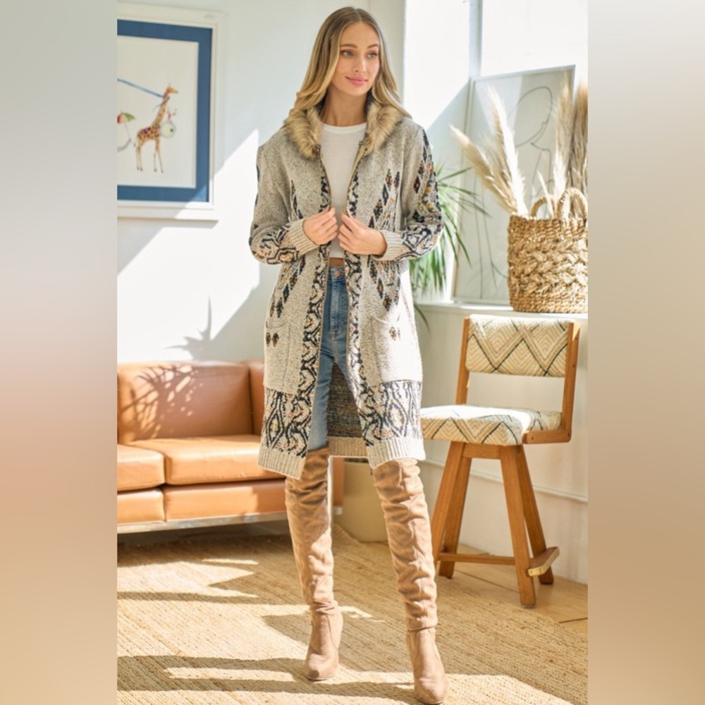322. LAST 1!🛑 AT COST! Bohemian FAUX FUR hood Sweater tan Aztec Cardigan zip - Picture 4 of 8